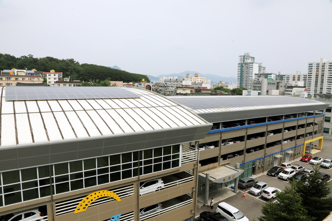 군포시청 후생관에 태양광 발전 모습. (사진=군포시 제공)