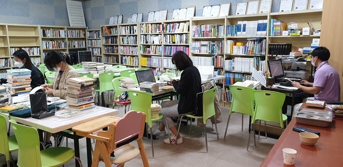 파주중앙도서관은 작은도서관 6곳에 대한 자료관리컨설팅을 마쳤다. 사진은 작은도서관 모습. (사진=파주시 제공)