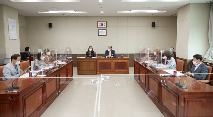24일 열린 용인시의회 운영위원회 (사진=용인시의회 제공)