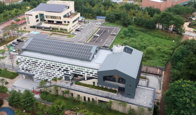 개관을 앞둔 서농도서관과 맹꽁이 서식지 보존지역 전경 (사진=용인시 제공)