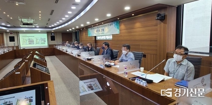 포천시청 시정회의실에서 ‘포천시 대규모 군 사격장 주변 주민지원 방안 연구 용역 최종 보고회’가 열리고 있다. (사진=포천시 제공)