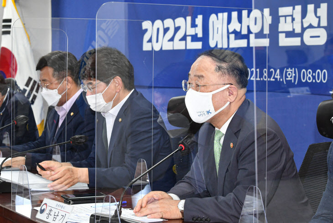 홍남기 경제부총리 겸 기획재정부 장관 (사진= 연합뉴스) 