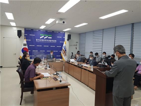 경기도북부자치경찰위원회가 '경기북부형 위기아동 대응 모델' 구축을 위해 회의를 진행하고 있다(사진=경기도 제공)