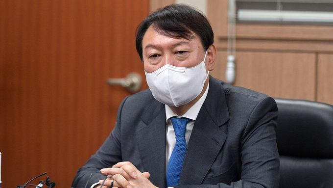 국민의힘 윤석열 대선 경선 예비후보가 3일 오전 서울 종로구 기독교회관에서 열린 한국교회 대표연합기관 및 평신도단체와 간담회에 참석, 인사말을 하고 있다. 사진= 연합뉴스 