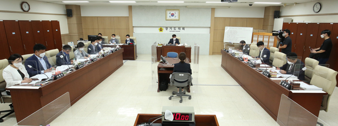 경기도의회 안전행정위원회가 제3차 회의를 진행하고 있다(사진=경기도의회 제공)