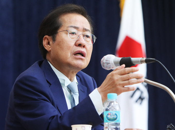  국민의힘 대권주자인 홍준표 의원이 7일 오전 경기도 수원시 국민의힘 경기도당에서 열린 경기도당 주요 당직자 간담회에서 인사말을 하고 있다. (사진=연합뉴스/자료사진)