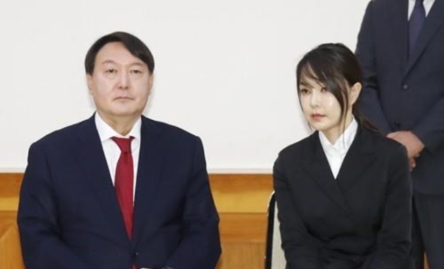  윤석열 전 검찰총장과 김건희 씨(우). (사진=연합뉴스)