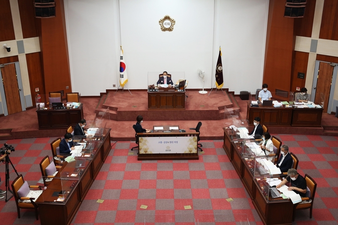 2021년도 예산결산 위원회가 기금운용계획변경안에 대한 심사를 마무리했다. (사진=구리시의회 제공)
