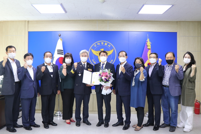 구리경찰서 범죄피해자 멘토위원회는 지난 8일 범죄피해자 보호를 위한 멘토위원회 월례회의를 개최했다. (사진=구리경찰서 제공)