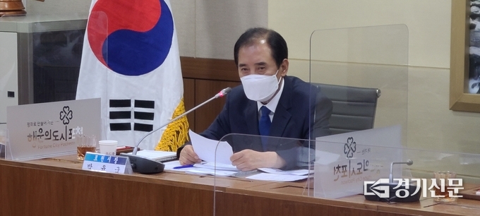 당정협의회에서 박윤국 포천시장이 인사말을 하고 있다. (사진=문석완 기자)