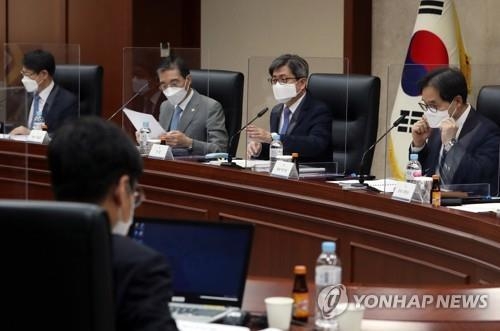 지난 8일 김명수 대법원장이 서울 서초구 대법원에서 열린 사법행정자문회의 15차 회의를 주재하고 있다. (사진=연합뉴스/자료사진)