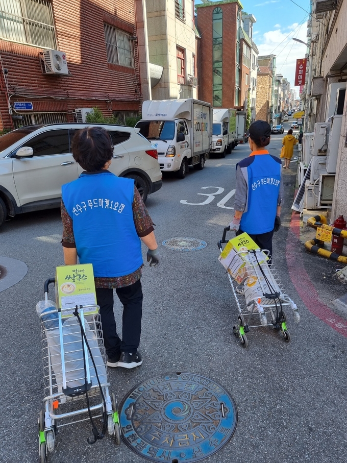 인천시의 푸드마켓 물품배달 서비스가 다양한 효과를 나타내면서 이용자들로부터 큰 호응을 얻고 있다. ( 사진 = 인천시 제공 ) 