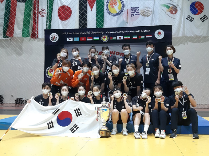 대한민국 여자핸드볼 대표팀이 일본을 33-24로 꺾고 제18회 아시아여자선수권대회에서 우승을 차지했다. (사진=대한핸드볼협회 제공)