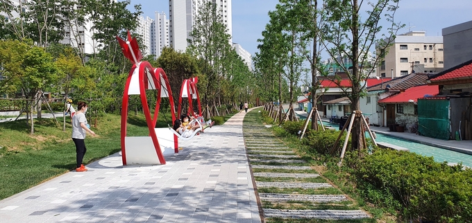 전국 최우수 도시숲으로 선정된 미추홀구 수인선 바람길 숲. ( 사진 = 미추홀구 제공 )
