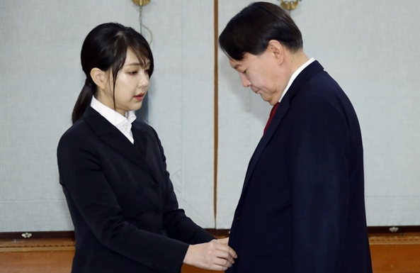 김건희(왼쪽부터) 씨와 그의 남편 윤석열 전 검찰총장. (사진=연합뉴스)