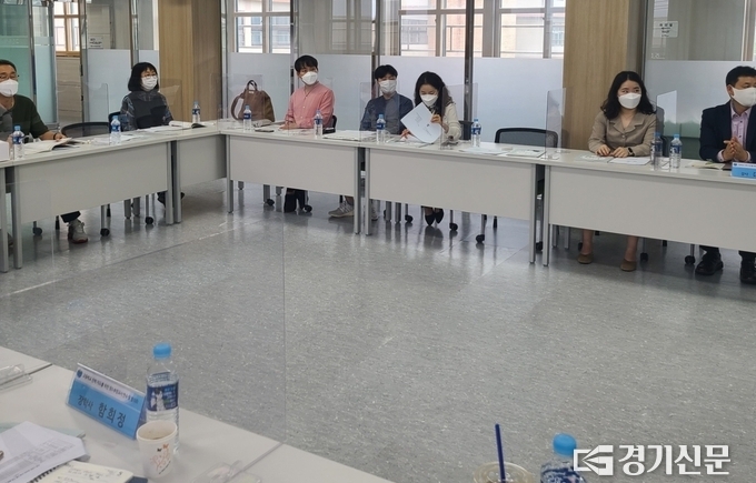 포천시 각 중학교의 중3 진로·진학 담당 부장 교사들의 연수가 포천시 미래교육센터에서 열리고 있다. (사진=포천교육지원청 제공)