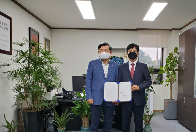 남양주도시공사 초대 청렴시민감사관으로 법률사무소 '대상' 이경호 변호사가 위촉됐다. 앞으로 2년 동안 활동하게 된다. (사진=남양주도시공사 제공)