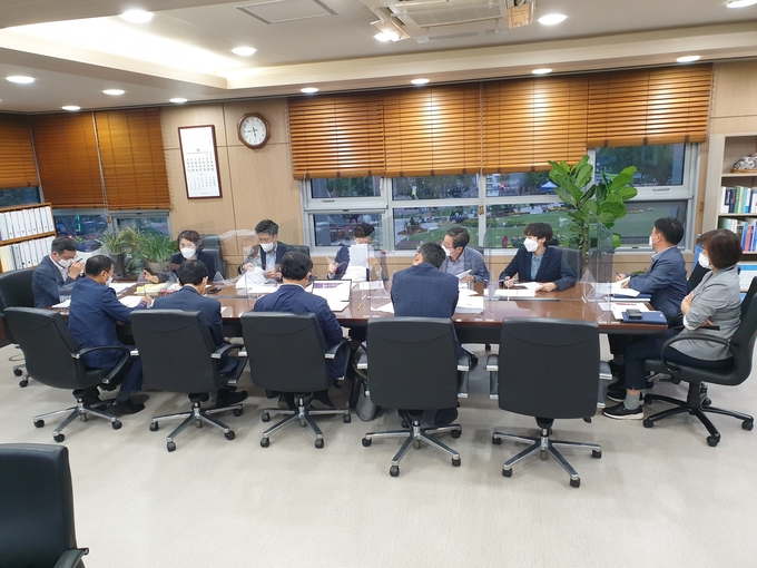 최근 열린 인천형 근대문화유산 관리 TF 회의 장면. ( 사진 = 인천시 제공 )