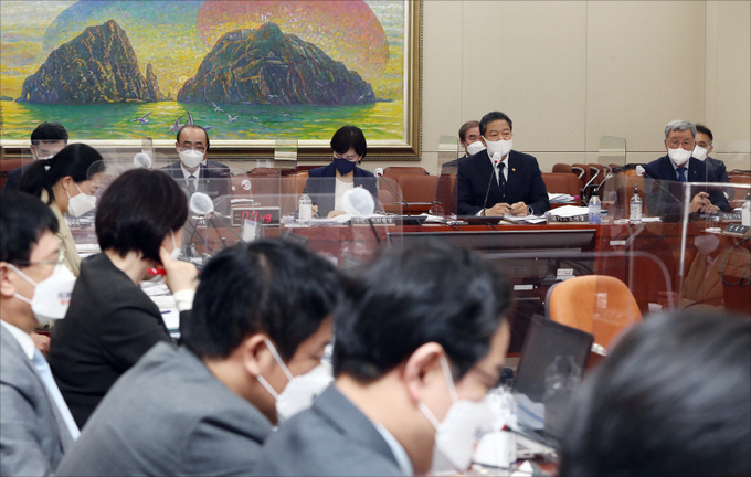 12일 오전 서울 여의도 국회에서 국회 정무위원회의 국민권익위원회, 국가보훈처 등에 대한 2021년도 국정감사가 열리고 있다. 사진= 연합뉴스 