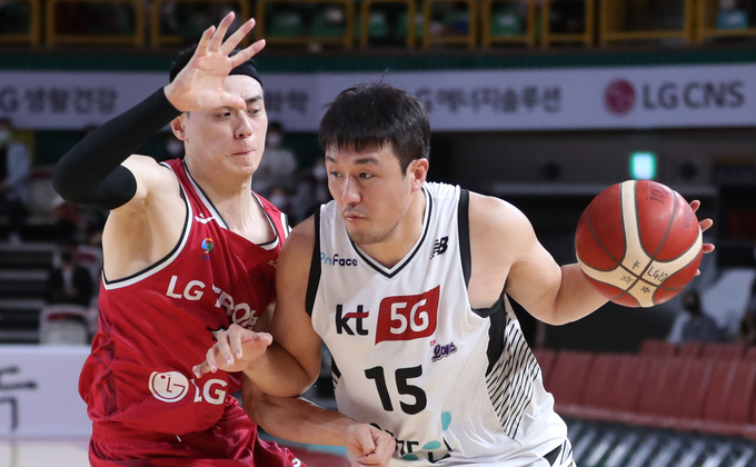 수원 KT 소닉붐이 지난 11일 창원 LG와의 경기에서 92-76으로 승리했다. (사진=-연합뉴스 제공)