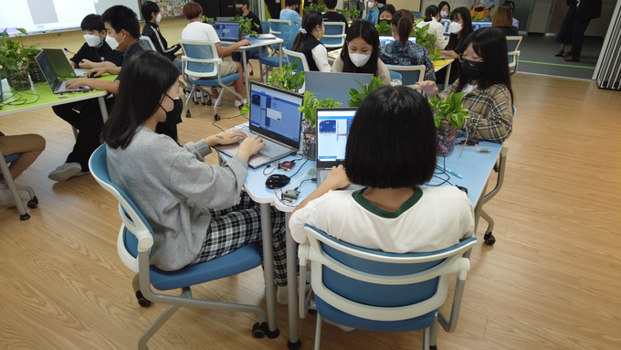 오산 금암초등학교 한 학급에서 공개 수업이 진행되고 있다. (사진=오산 금암초등학교 제공)