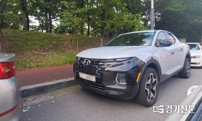 현대차 싼타크루즈가 국내 도로에 등장했다. (사진=현지용 기자)