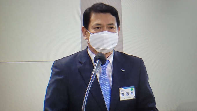 15일 인천국제공항공사에서 진행된 국토위 국정감사장에서 김경욱 사장이 업무보고를 하고 있다. ( 사진 = 박영재 기자 )