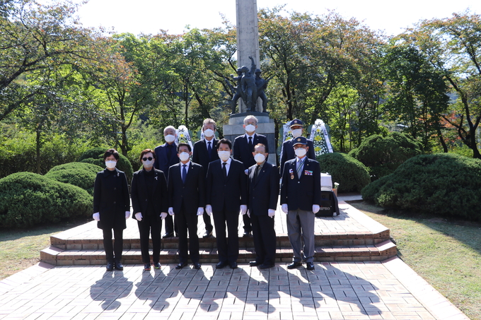 18일 용인시 기흥구 동백동 터키군 참전비에서 열린 행사의 모습 (사진=경기동부보훈지청 제공)