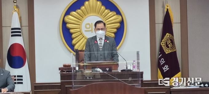 포천시의회 송상국 의장 직무대리 부의장이 개회사를 하고 있다. (사진=문석완 기자)