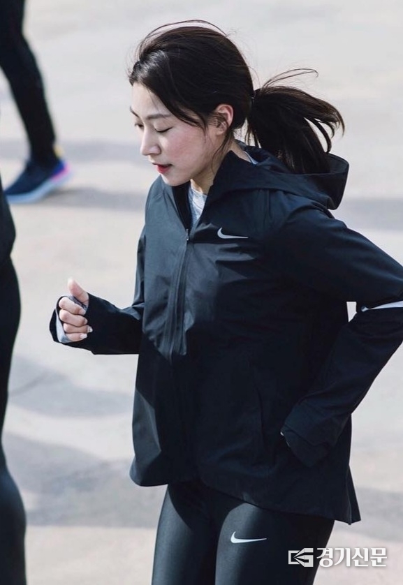 <strong>운동을 하기 전 준비운동 중인 양윤영 순경. (사진=양윤영 순경 제공)</strong>