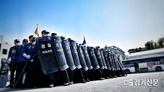 훈련 중인 경기남부경찰청 기동단. (사진=경기남부경찰청 제공)