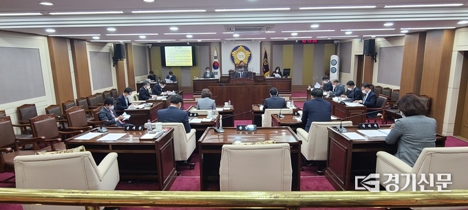 포천시의회 제160회 임시회 마지막 본회의가 열리고 있다. (사진=문석완 기자)