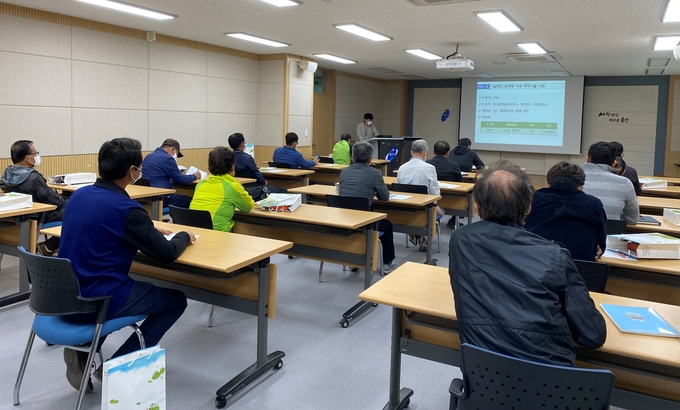 26일 용인시 농업기술센터에서 열린 '원예분야 기술보급사업' 평가회 (사진=용인시 제공)