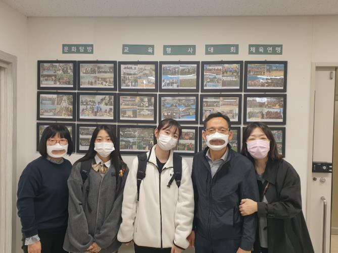 립뷰 마스크 제작 기부. (사진=수원교육지원청 제공)