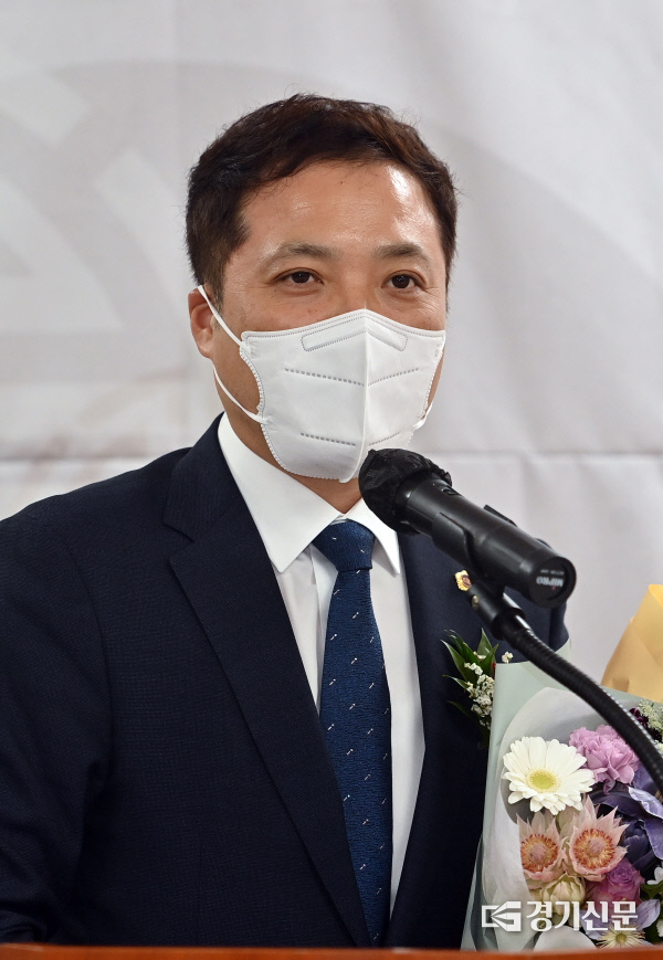 다산 의정대상을 수상한 박태희 도의원. (사진=이호민 기자)