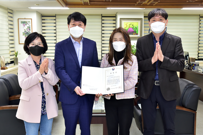 부평구는 한글의 올바른 사용노력을 인정받아 국립국어원으로부터 표창을 받았다. ( 사진 = 부평구 제공 )
