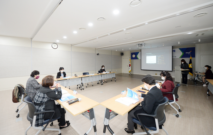 파주시의회 문화예술연구단체 연구용역 최종보고회가 개최되고 있다. (사진=파주시의회 제공)