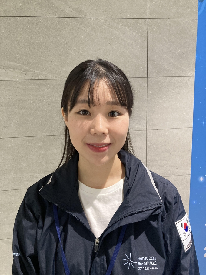 제5차 유네스코 학습도시 국제회의 김혜빈 통역 자원봉사자. ( 사진 = 연수구 제공 )