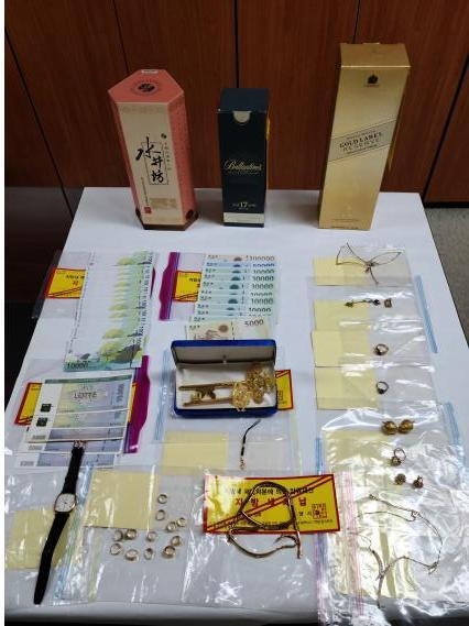 안양시가 호화생활을 하는 고액체납자 9가정을 가택 수색해 모두 2800만 원을 징수했다. (사진=안양시 제공)