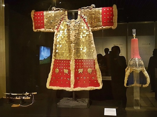 정조대왕 황금갑옷(수원화성박물관 소장). (사진=성남학연구소 제공)