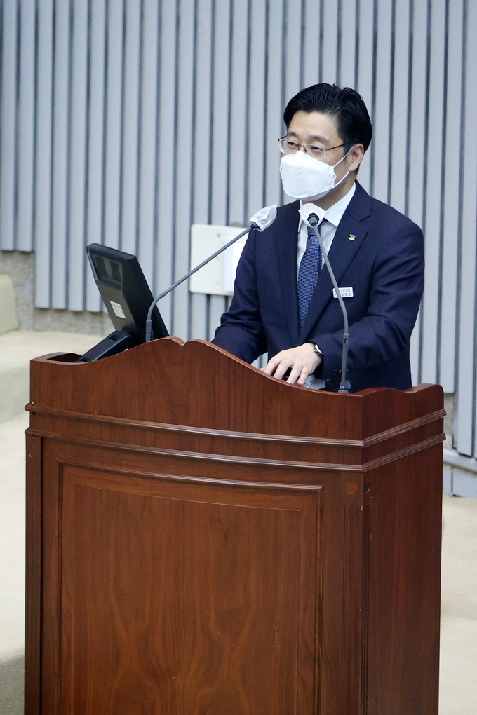 오병권 경기도지사 권한대행 모습(사진=경기도의회 제공)