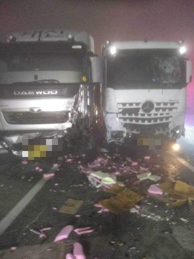 5일 새벽 여주시 가남읍 중부내륙고속도로 충주 방향에서 7중 추돌사고가 발생해 화물차 운전자 1명이 사망했다. (사진=경기소방재난본부 제공)