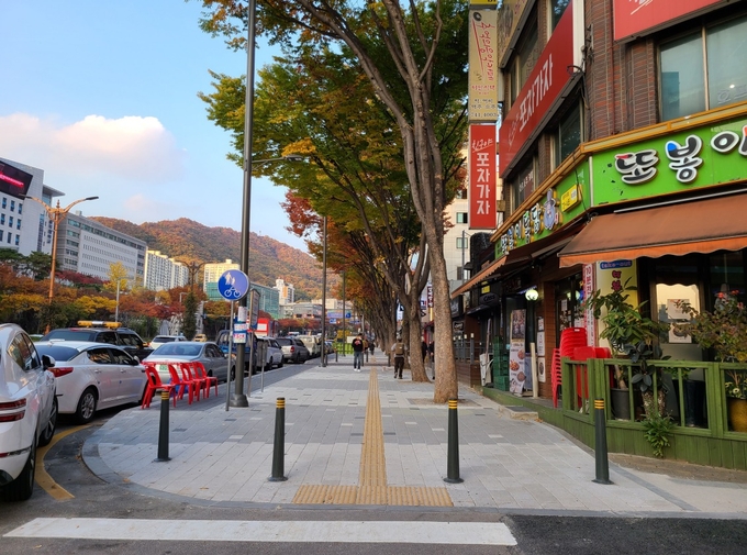 인도확장공사가 마무리된 산성대로. (사진=성남시 제공)