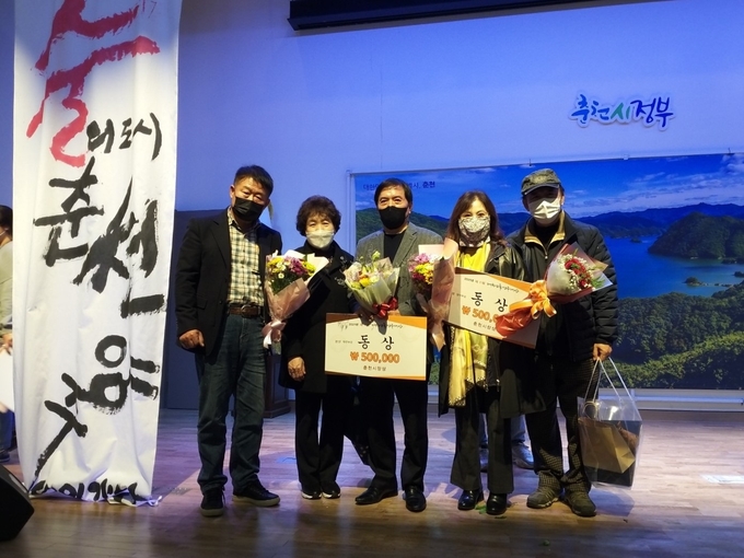 ‘제11회 대한민국명주대상’에서는 배정애 회원의 ‘천마주’가 청주 부문 동상, 김상식 회원의 ‘다산 막걸리’가 탁주 부문 동상을 받았다.(사진=남양주시 제공)