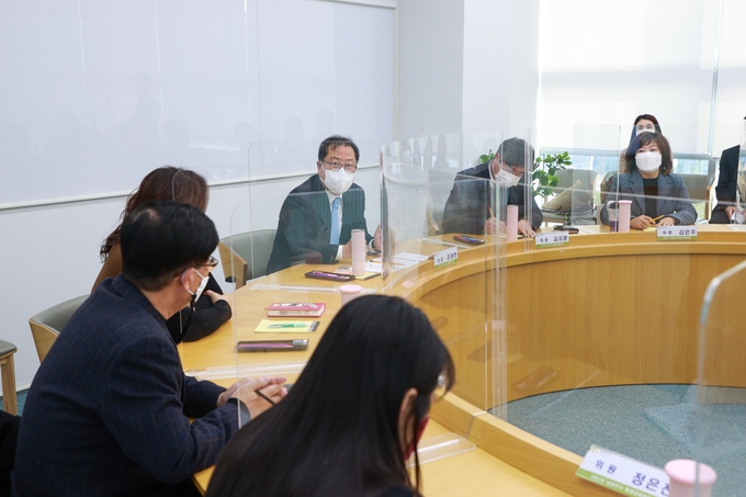 남양주시는 지난 15일 남양주시 정약용도서관에서‘2021 남양주시 평생교육 협의회’를 개최해 발전 방향 등을 논의했다.(사진=남양주시 제공)
