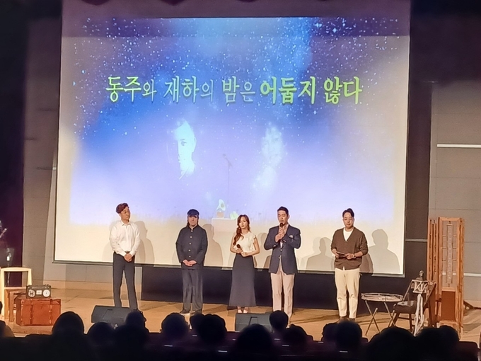 (사)구리시자원봉사센터(이사장 안승남)는 지난 15일 구리시행정복지센터 1층에서‘자원봉사자 문화 감성 증진 프로젝트’공연을 진행했다.(사진=구리시 제공)