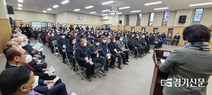 포천시노인회관 2층 대강당에서 노인의 날 기념식이 열리고 있다. (사진=문석완 기자)