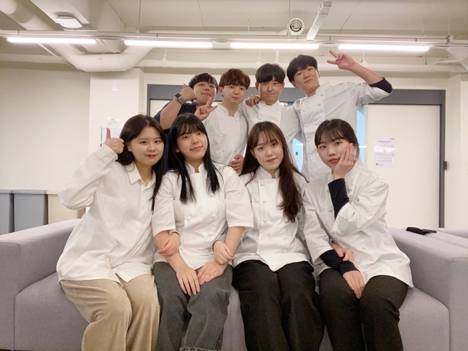 가천대 프룻프룻 팀(사진 왼쪽부터 시계반대방향으로)이유빈, 이서진, 강윤정, 전수연, 권민혁, 남상길, 임창대, 김준우 학생). (사진=가천대학교 제공)