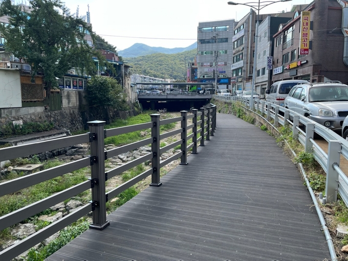 안양천변 일대 산책로가 말끔하게 정비되고 새로 조성됐다. (사진=안양시 제공)