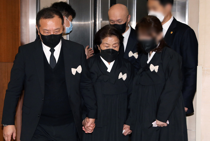 전두환 전 대통령 부인 이순자 씨(가운데) (사진=연합뉴스/자료사진)